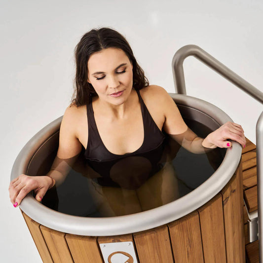 7 Science-Backed Benefits of Cold Therapy (And How to Start at Home)