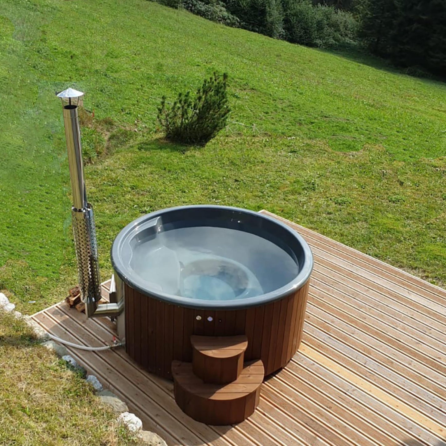 Wood-Burning Hot Tub – Up To 6 Person – Natural Finish – Outdoor Soaking Tub – SaunaLife S4N